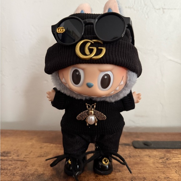 Macaron Labubu Sea Salt Coconut in Gucci - Picture 3 of 3